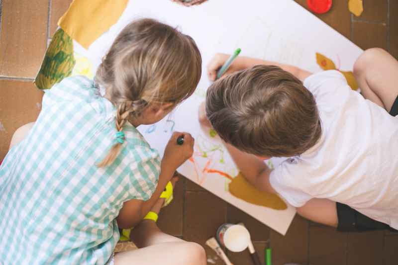 bambini scarabocchi
