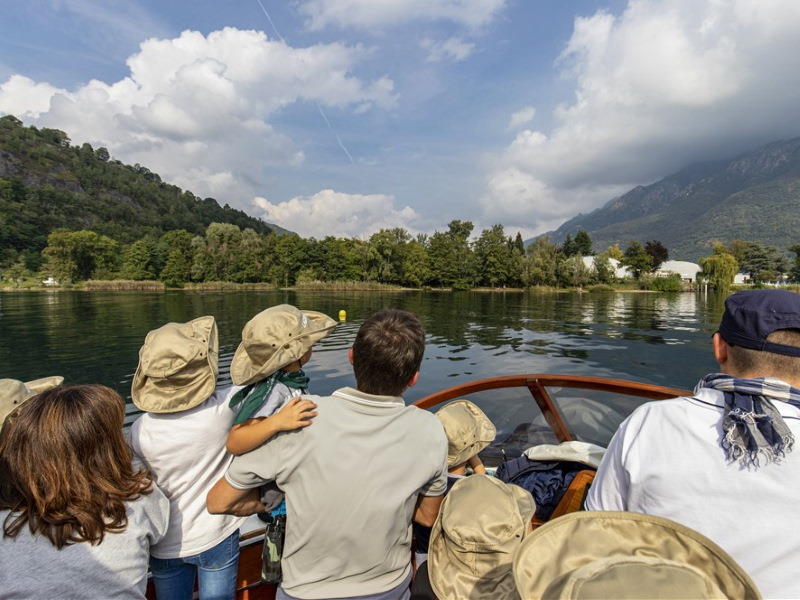 lago dei draghi motoscafo
