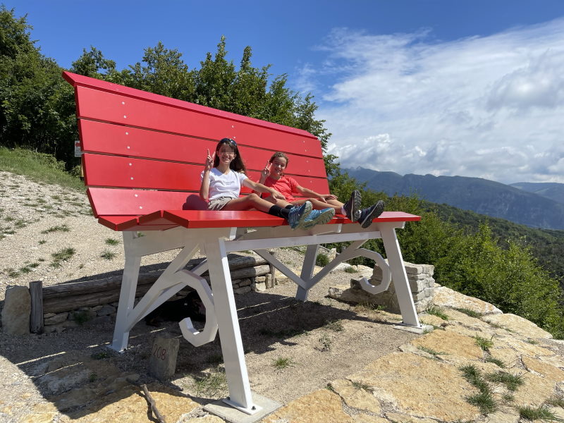 big bench saltrio