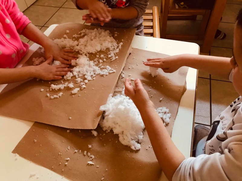 Facciamo la neve: attività sensoriale con i bambini