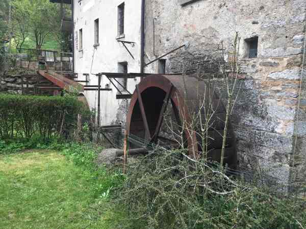 Passeggiata nel verde delle Cave di Molera di Malnate