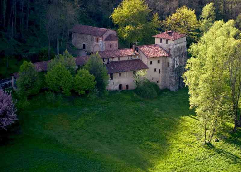 Il mondo a rovescio nei beni del FAI