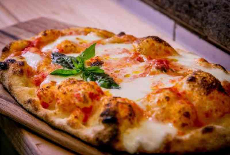 pinsa romana food and fun