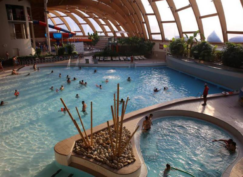 Acquaworld, un parco acquatico per tutto lanno varese per i bambini Piscina al coperto