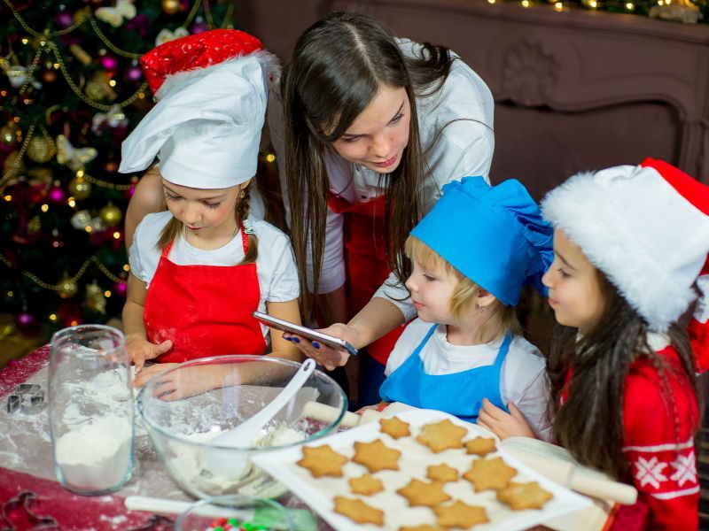 Biscotti di Natale, dolci regali da creare in famiglia