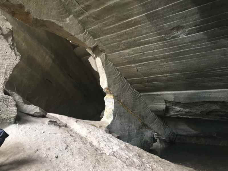 Passeggiata al fresco delle Cave di Molera di Malnate e Cagno