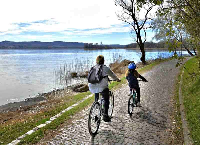 La pista ciclabile del Lago di Varese con i bambini